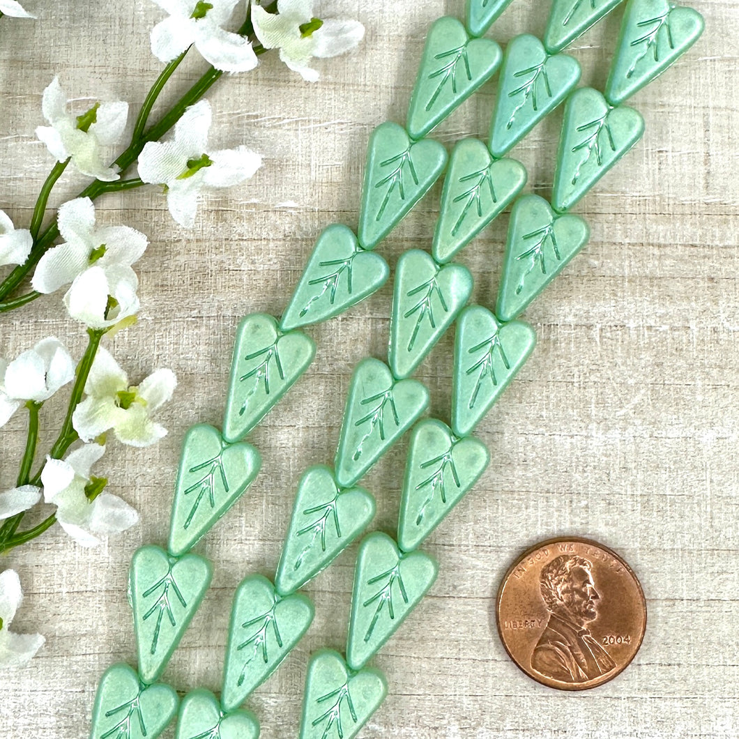 16x11mm Heart Leaf Matte Transparent Celadon