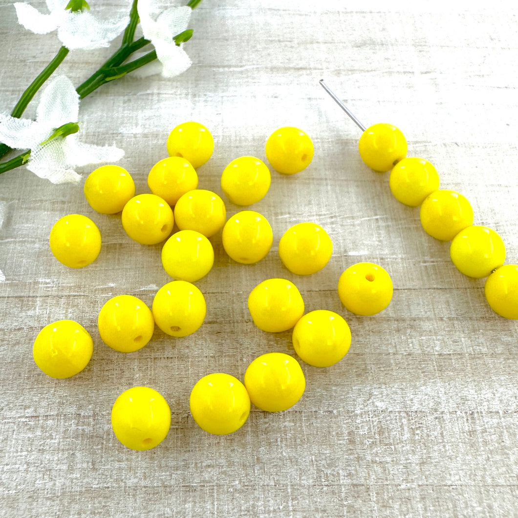 Opaque Yellow 6mm Druk - 50 beads