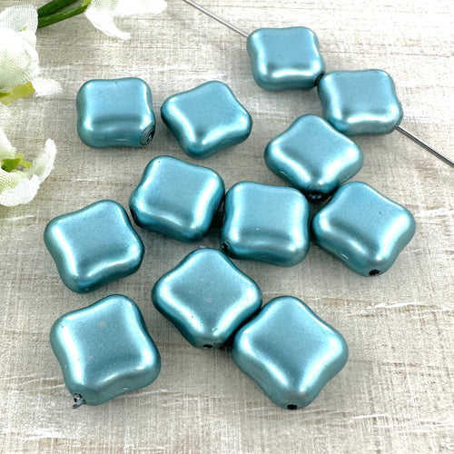 12mm Quatrefoil Matte Metallic Aqua