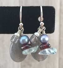 Load image into Gallery viewer, Labradorite Cluster Earrings
