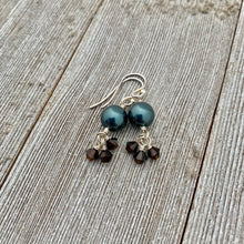 Load image into Gallery viewer, Tahitian Swarovski Pearl and Mocca Swarovski Crystal Sterling Silver Earrings
